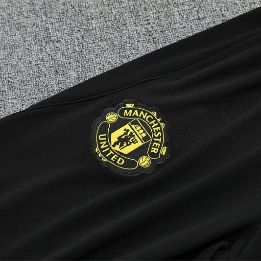 25/26 Manchester United Training Black Kids Size Tracksuit