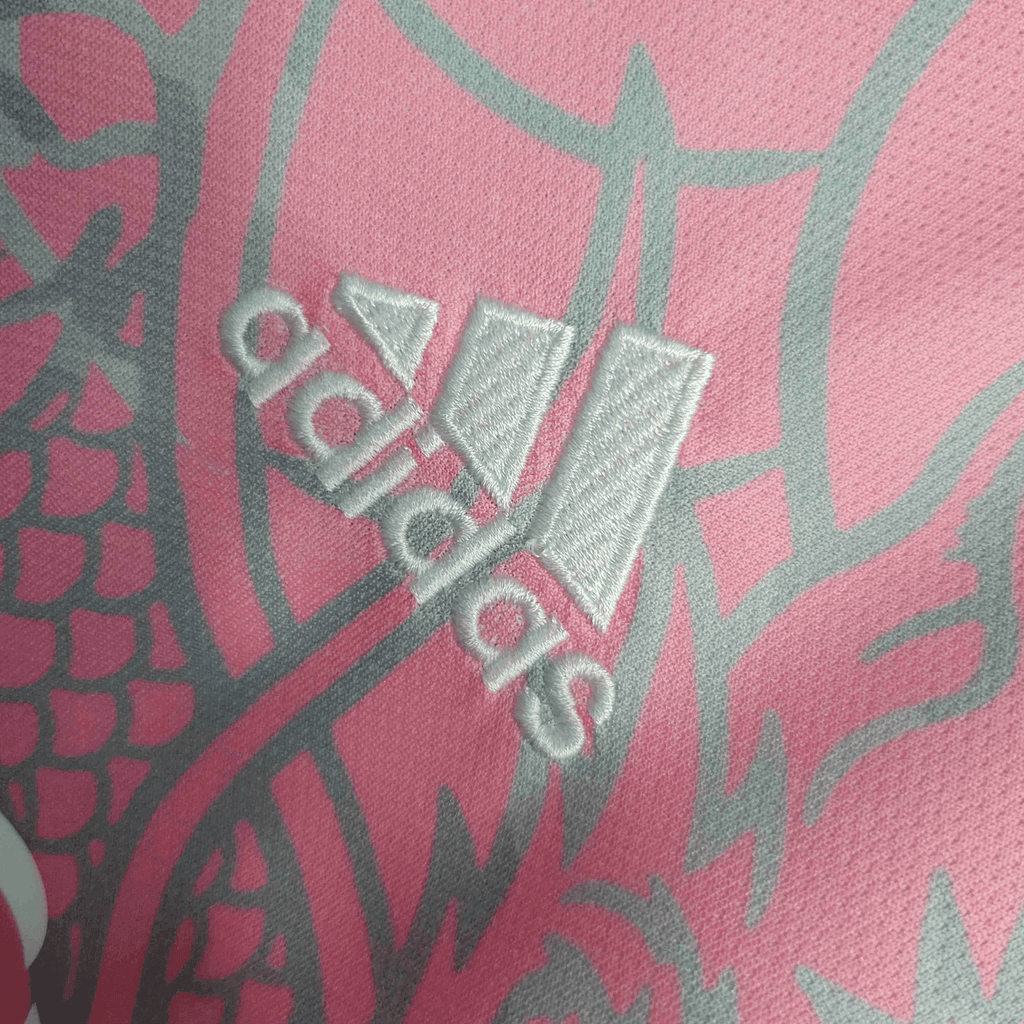 Real Madrid "Hello Kitty" Premium Kit