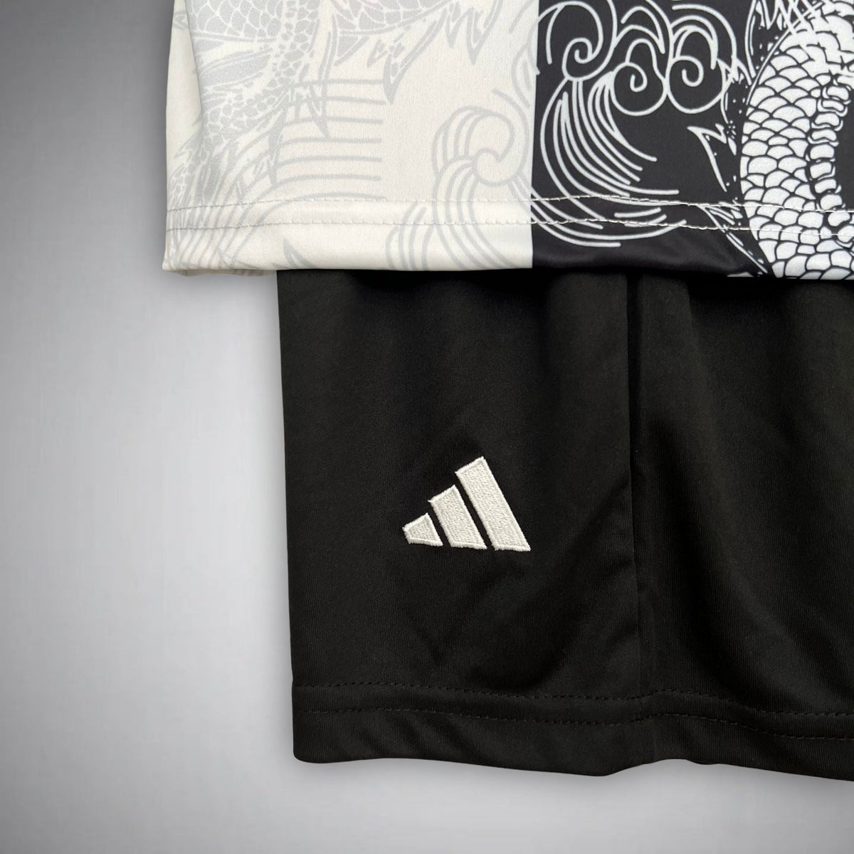 Real Madrid "Yin and Yang" Premium Kids Size Kit